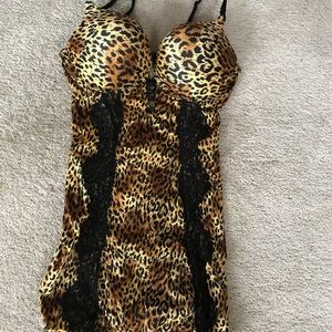 VS BOMBSHELL SILK LEOPARD LINGERIE SZ 34C 2011 RARE